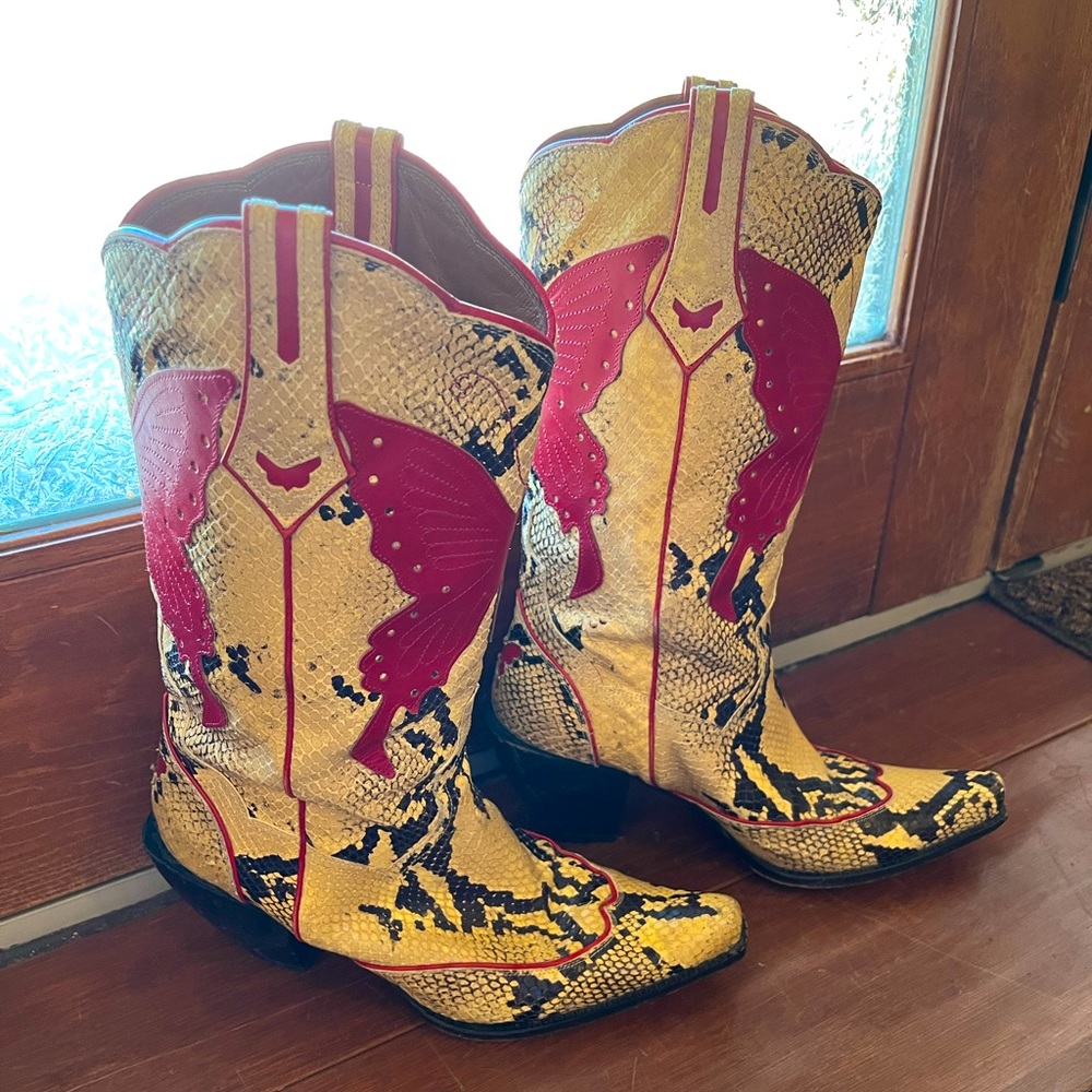 Vero Cuoio  Italian snakeskin cowboy boots.  Used.